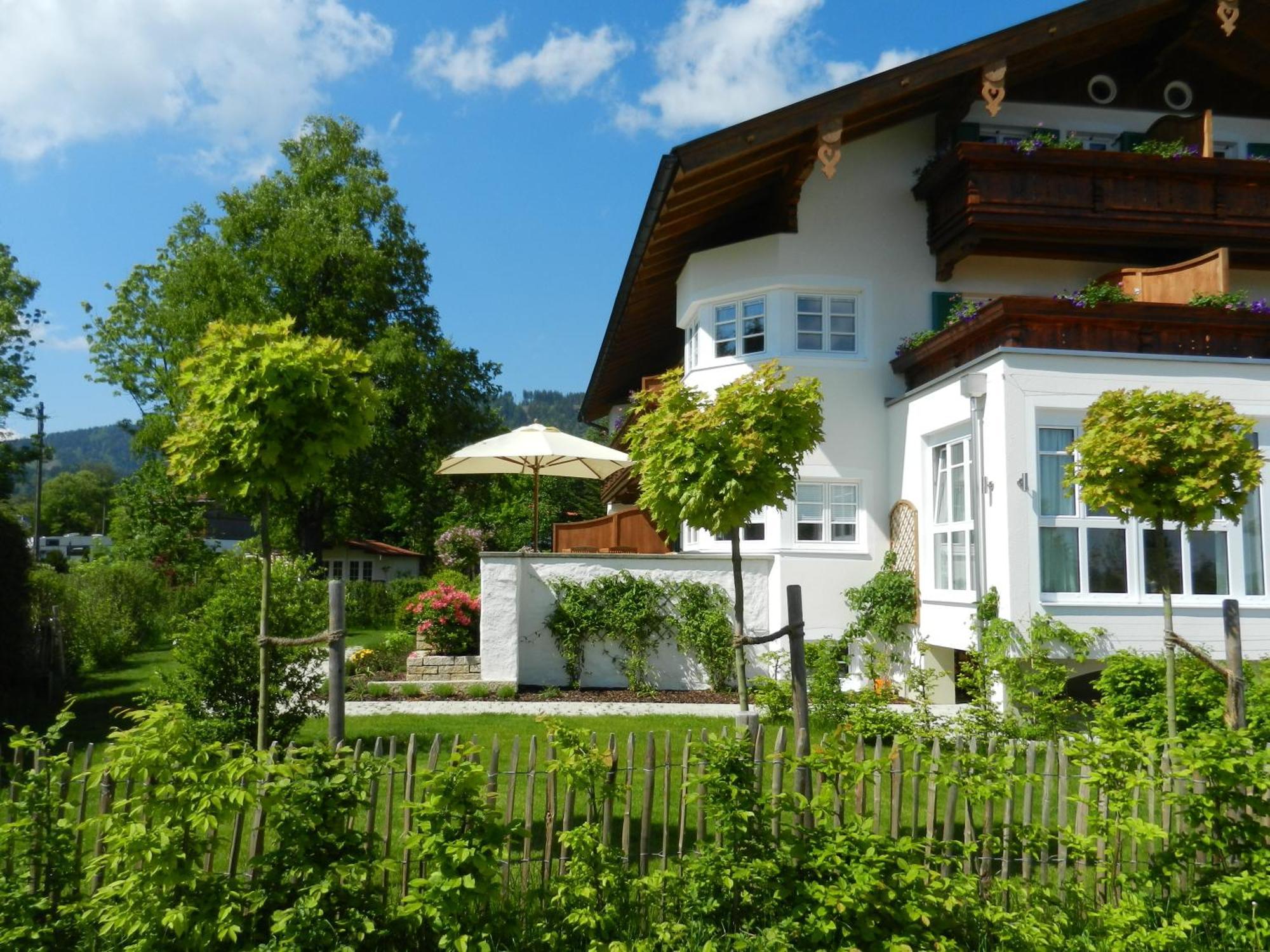 Landhaus Marinella Hotel Garni Bad Wiessee Exteriör bild