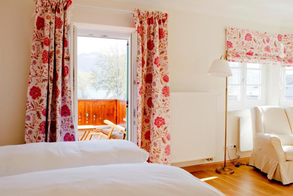 Landhaus Marinella Hotel Garni Bad Wiessee Rum bild