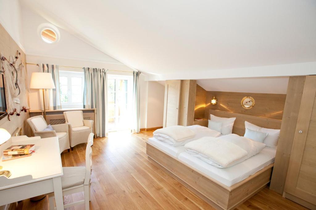 Landhaus Marinella Hotel Garni Bad Wiessee Rum bild
