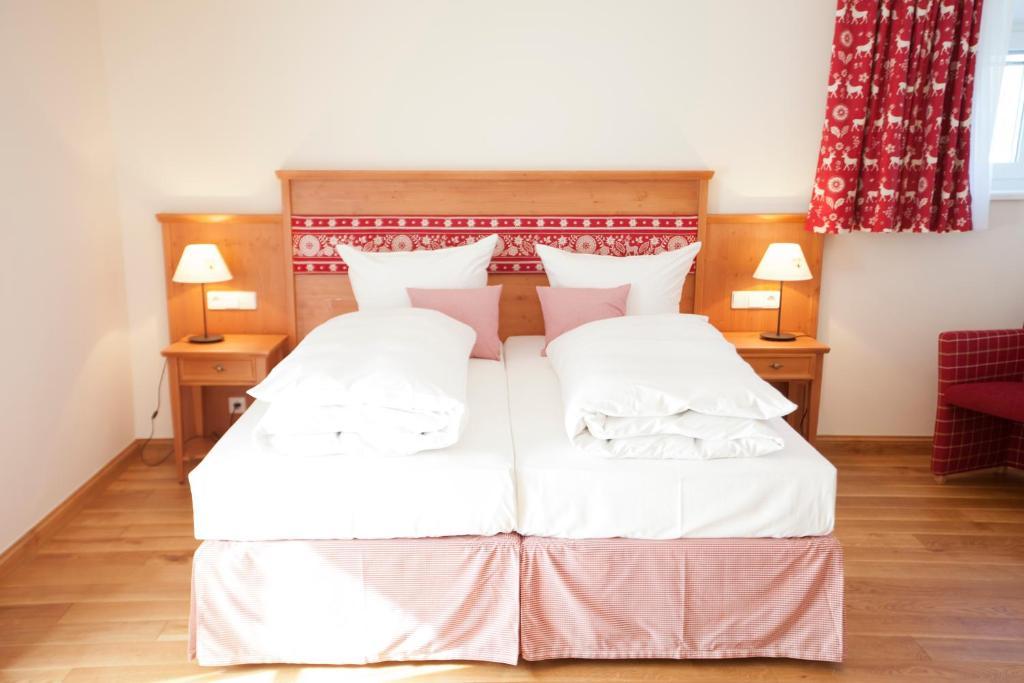 Landhaus Marinella Hotel Garni Bad Wiessee Rum bild