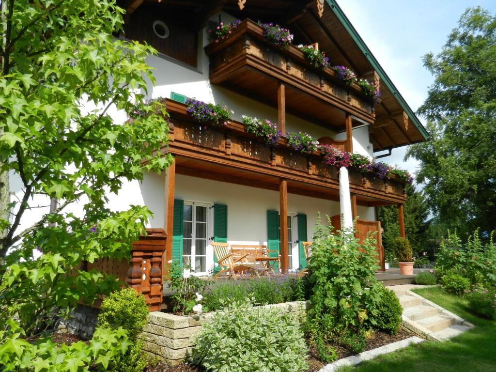 Landhaus Marinella Hotel Garni Bad Wiessee Exteriör bild