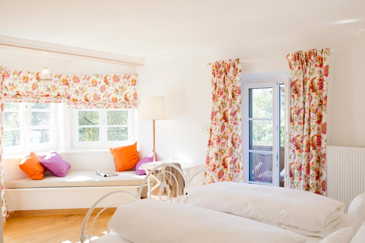 Landhaus Marinella Hotel Garni Bad Wiessee Rum bild