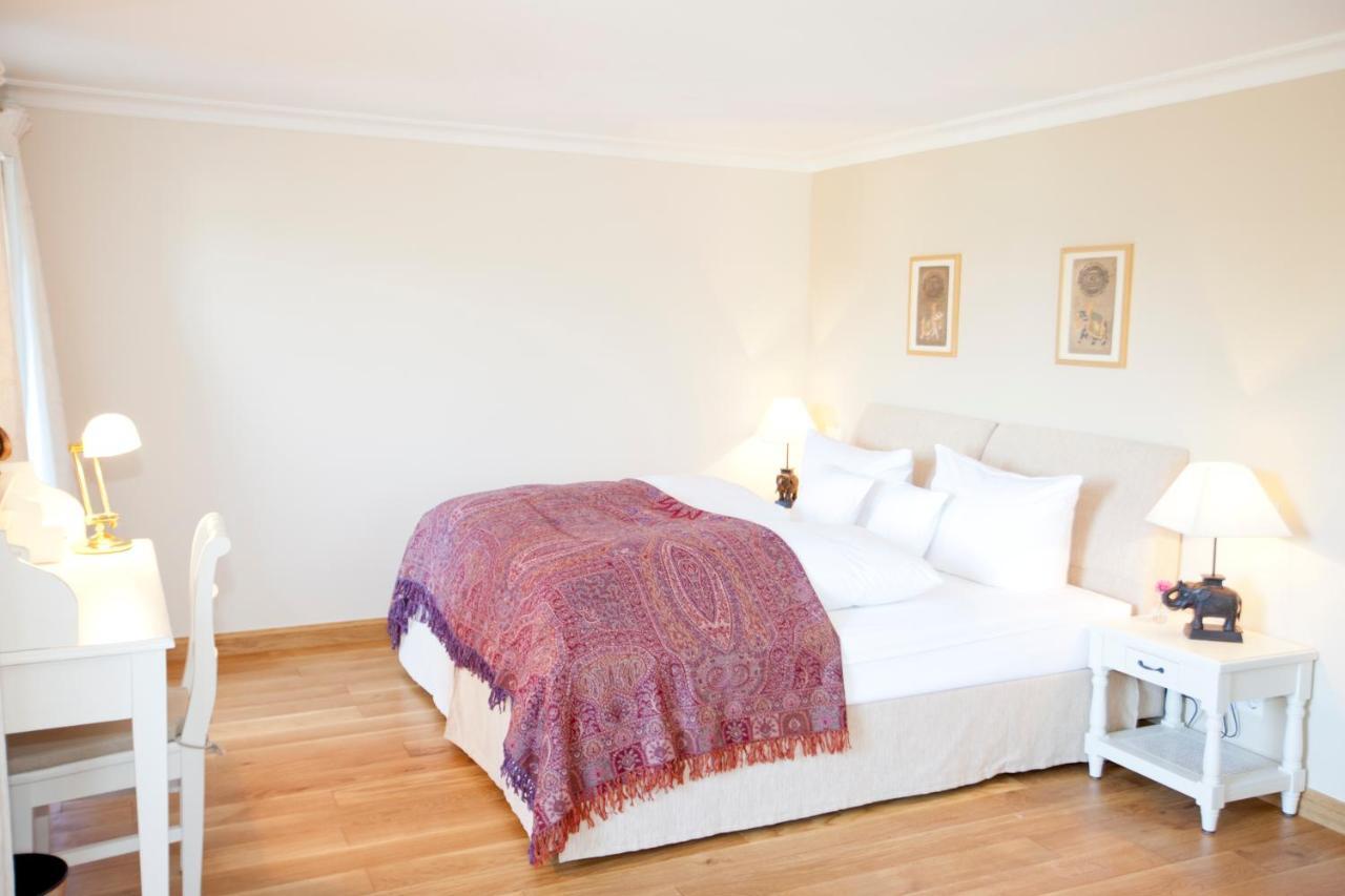Landhaus Marinella Hotel Garni Bad Wiessee Rum bild